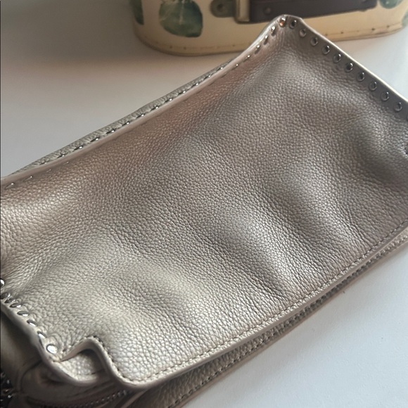 Michael Kors tan pebbled leather chain crossbody bag neutral moto flawed - Picture 6 of 11